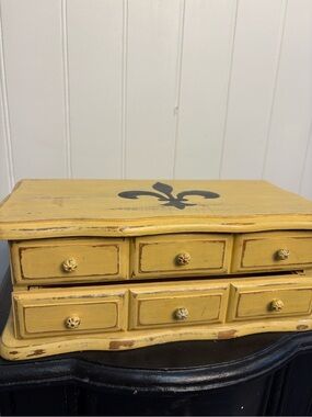 Vintage Musical Jewelry Box Distressed Fleur De Lis Cottagecore Retro
